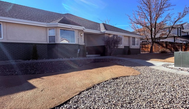 Spacious 4-bedroom house in Carson City on Golf Course, close to Tahoe and Reno.