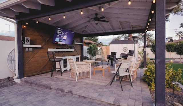 Spacious 5-bedroom house in charming Mesa with AC