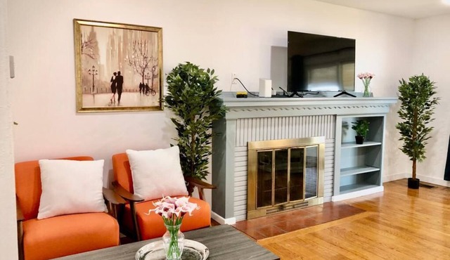 Spacious AC 2 BR Unit w/Covered Deck