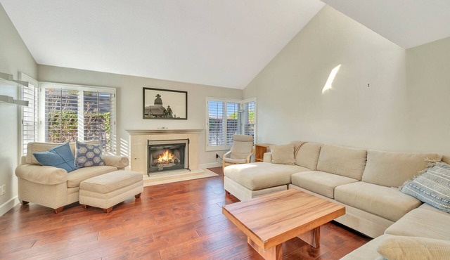 Spacious Dual Master, 4 Bedroom home near beaches, legoland, golf, lake