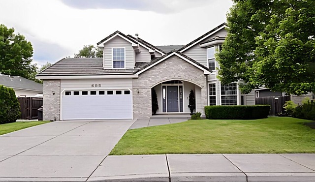 Spacious Family Friendly 4-bedroom house in Southern Oregon