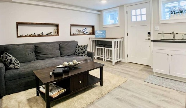 Spacious hideaway spot on Greenlake