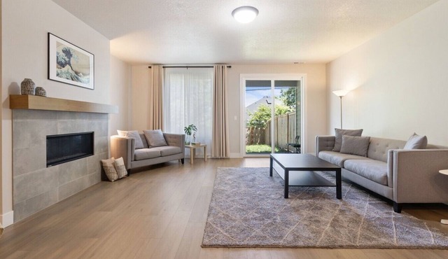 Spacious West Linn Mid-Term Retreat | 3Bed 2.5 Bath