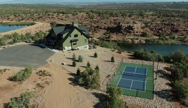 Spectacular and New Cliff Lake Lodge @ Six Lakes Resort