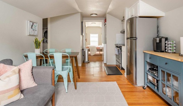 Stay Portland - Cozy Attic Hideaway in Laurelhurst