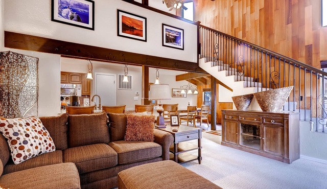 Steps to the beach, Pool, Hot Tub, Sauna LLV480