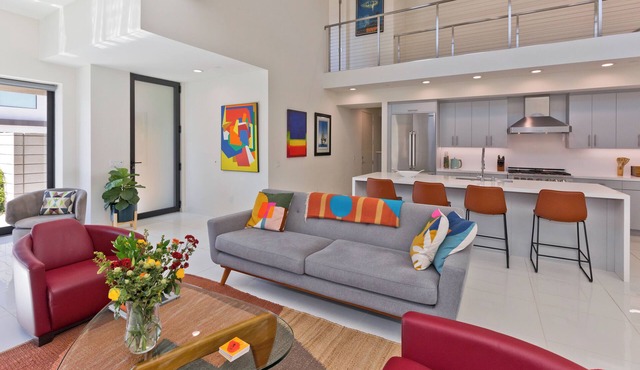 Stunning 3-bedroom, 3.5-bath Palm Springs Home with Pool/Spa and Mountain Views