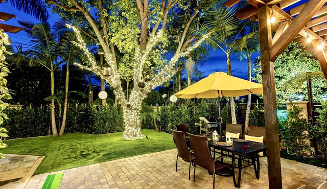 Stunning New Grand Villa! Amazing Amenities, Best Location Parking HutTub Tub AC