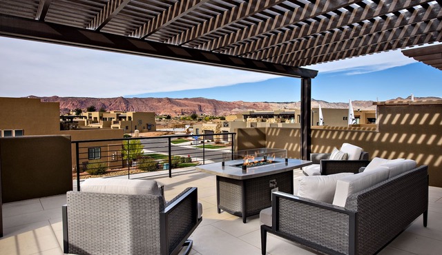Stunning Red Rock Views - 4BR Poolside Fire Pit