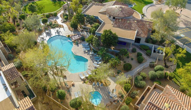 Stylish 2BR and 2BA Private Condo Getaway
