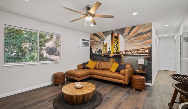 Stylish Hideaway Near Downtown Sacramento!
