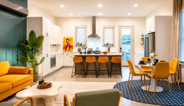 Stylish North Shore Townhouse