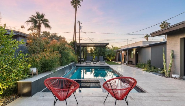 Stylish Oasis in Arcadia: Private Pool Prime Location
