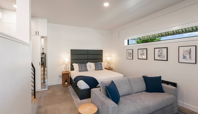 Summit Lofts, King Suite, Downtown Mt Shasta, #102
