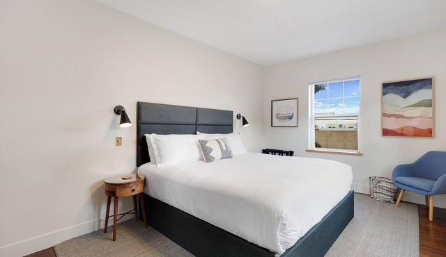 Summit Lofts, View of Mt Shasta, King Bed, #205