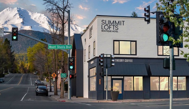 Summit Lofts, View Mt Shasta, King Bed, #204