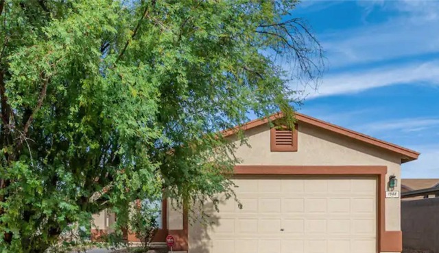 Sunny 2 Bedroom Getaway!