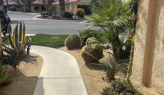 Sunrise CC gated, luxurious 2 bdrm condo in Rancho Mirage, tennis, golf, pickle