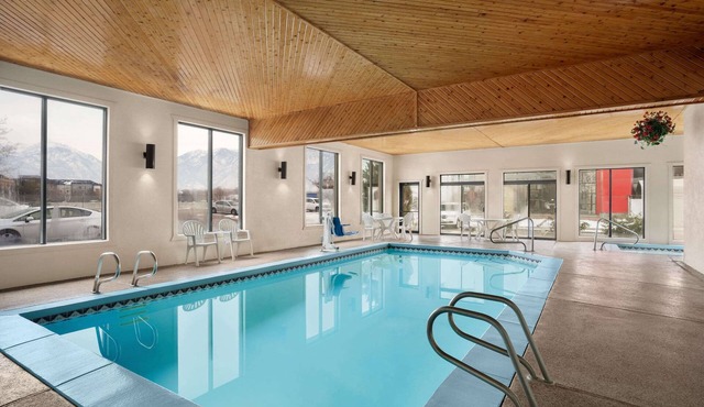Super 8 by Wyndham S Jordan/Sandy/Slc Area
