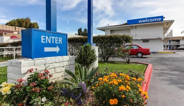 Super 8 by Wyndham Santa Clara