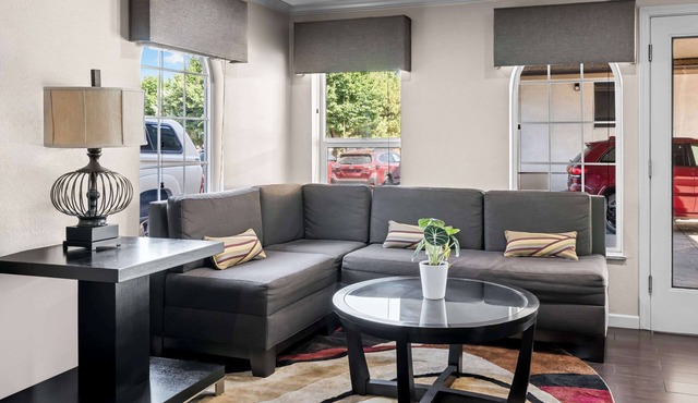 SureStay by Best Western Lakeview