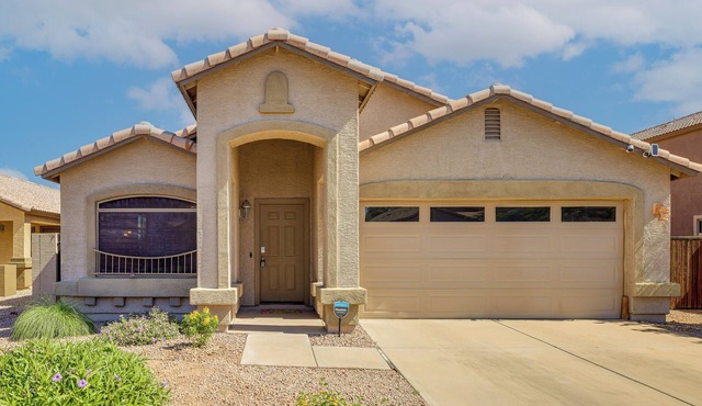 Swim, Golf, Unwind! Queen Creek Home w/Patio