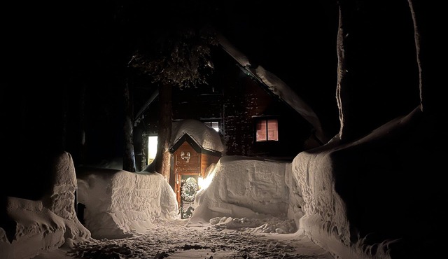 Tahoe Calm — Serene Lakes Waterfront Cabin