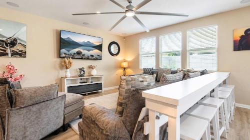 Temecula Valley 4BR - Pool Table & Fenced Yard