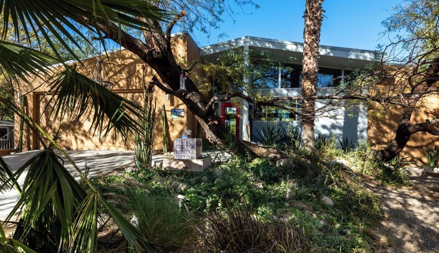 The Bellini Pool Haus Magical Oasis in the Desert