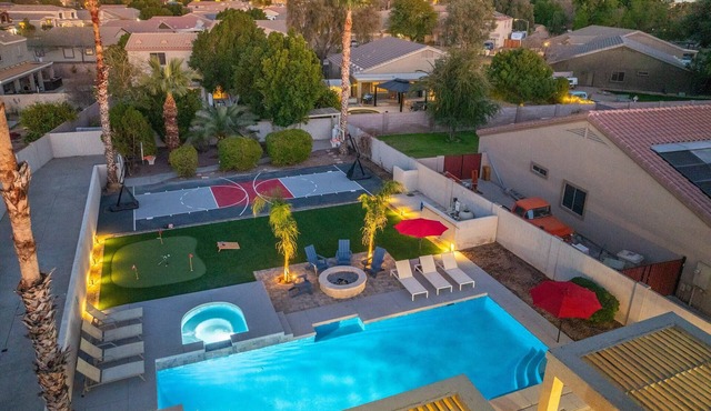 The Cardinal | Ultimate Group Retreat in Glendale