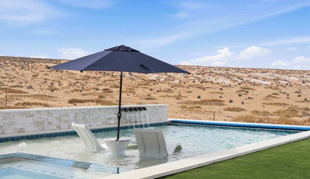 The Clubhouse- Heated Pool, Pickleball, Views