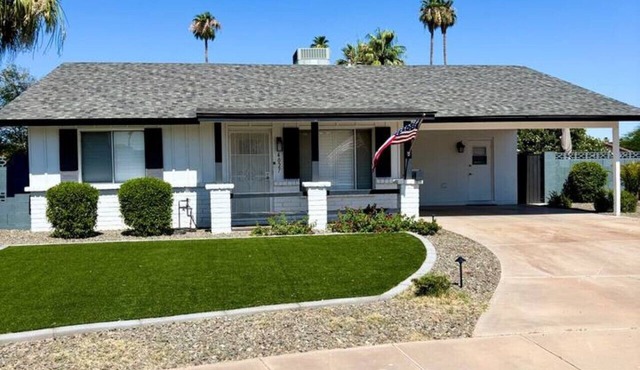 The George Retreat; Desert-Chic 4BR Retreat + Private Pool + Curated Style