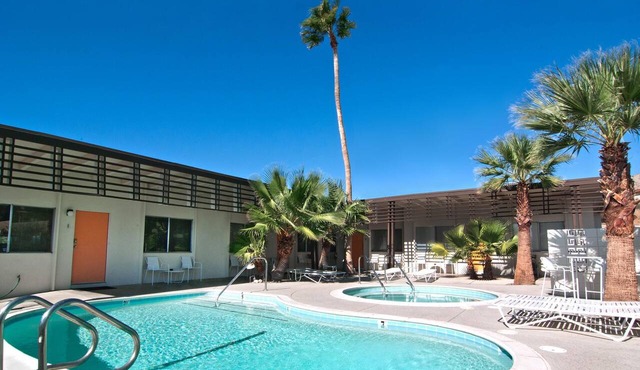 The Getaway 1BR #5: Pool, Mountain View, Kids/Pets welcome