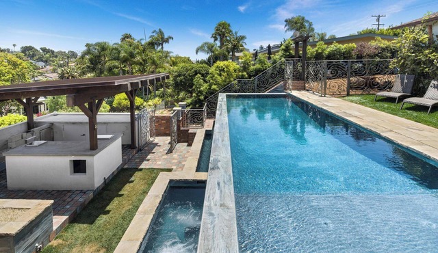 The Highland House, a Carlsbad Coastal Villa - 2200 sq ft - 1 mile to the Ocean