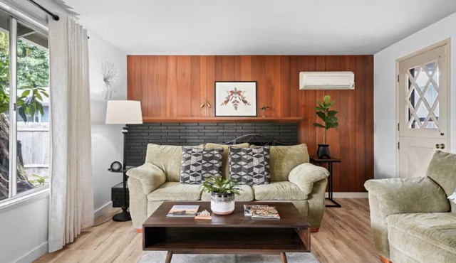 The Jasmine House - Cute & Centrally Located home