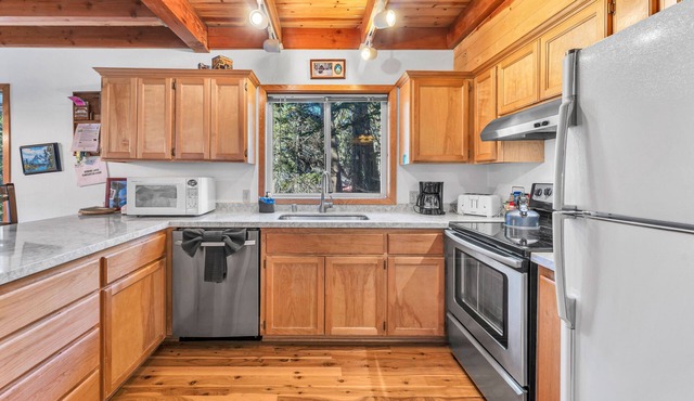 The Mountain Retreat | Ski & Lake Getaway