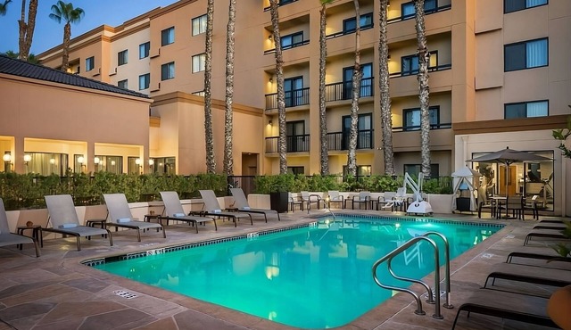 The Perfect Getaway! Explore SoCal & Laguna Hills in Style!