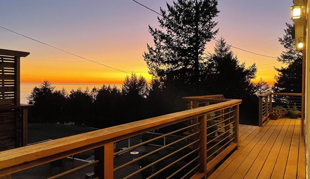 The Plant Haven 3-Bedroom natural style home for a amazing costal adventure