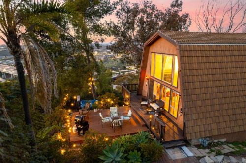 The SeaBarn Retreat | Hot Tub & Panoramic Views
