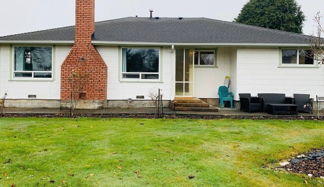 This house is a 3 bedroom(s), 2 bathrooms, located in McKinleyville, CA.