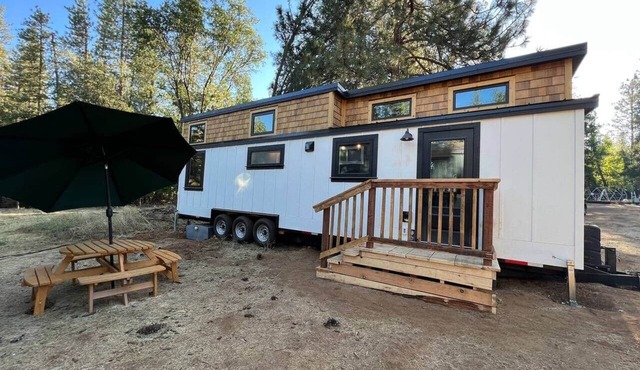 Tiny Rustic at Yosemite Gateway in Tuolumne County