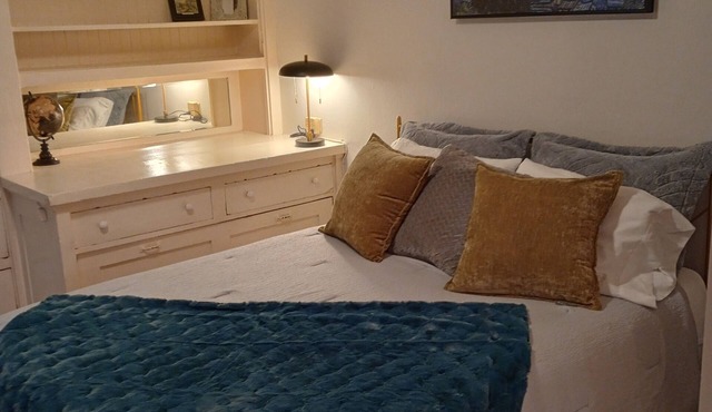 Tranquil 1-bedroom apartment in Happening NW Portland