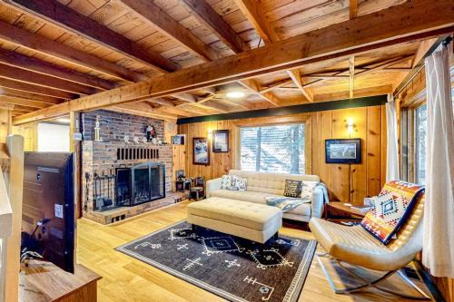 Tranquil & historic cabin with fireplace & deck views - near skiing