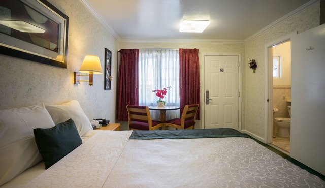 Travelers Inn