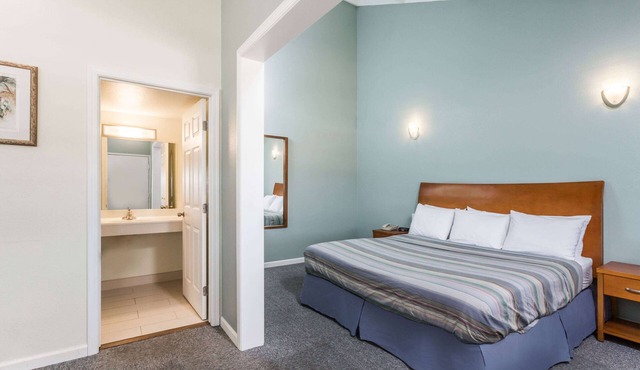 Travelodge by Wyndham Fairfield/Napa Valley