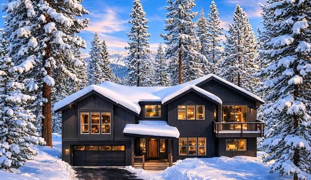 Treetops Adventure Lodge: Designer Home+Hot Tub+AC
