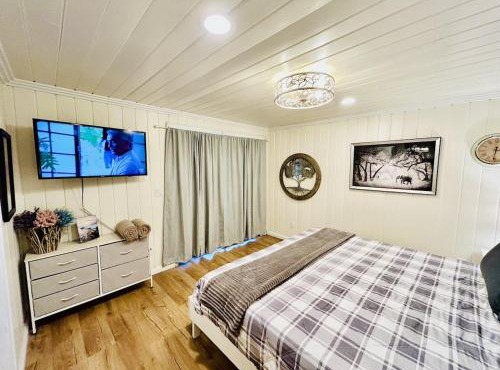 Tripps Landing-Pet Friendly-Sleeps 10