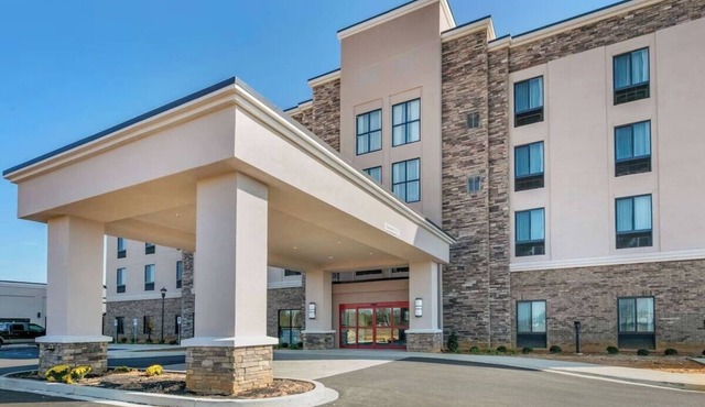 Tupelo King Suite w/Pool & Gym