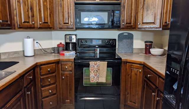 Tuscan Villa: a 3 Bedroom 2 Bath Deluxe Furnished Condo!