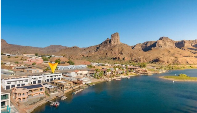 Twin Palms - River Views w/Private Dock & Launch